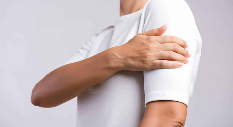 triệu chứng thoát vị cổ