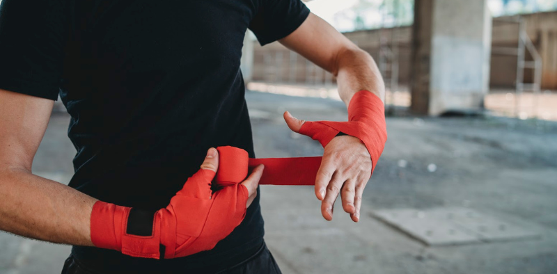 đau cổ tay do chơi boxing