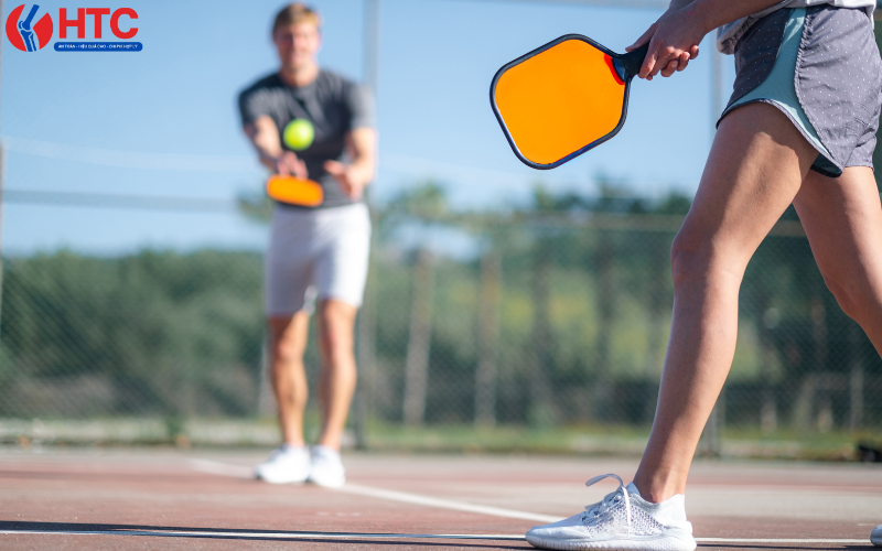 đau bàn chân khi chơi pickleball